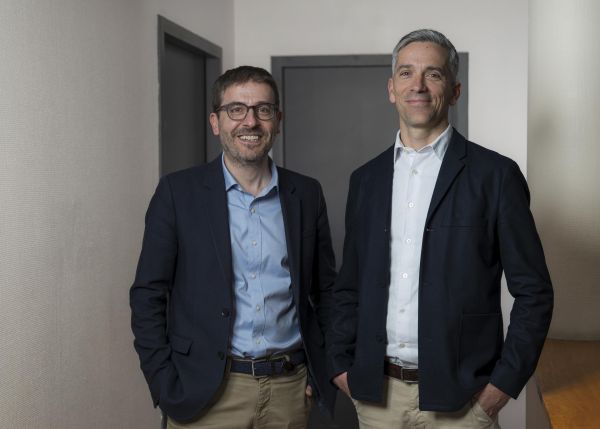 Photo : Alain Pariente (à gauche) et Olivier Décima, responsables du département DETS  © Gautier Dufau - université de Bordeaux 