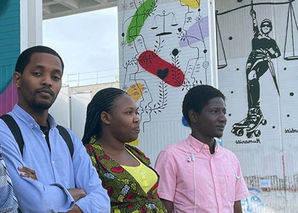 Photo : Tidjani est inscrit en master économie du développement et Ibrahim en master de droit international (Claudine est étudiante en master commerce international et pays émergents à l'Université Bordeaux Montaigne) © Fondation Bordeaux université