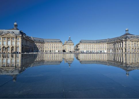 Photo Place de la Bourse by the Garonne - Bordeaux © Yvann K Fotolia.com