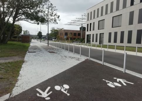 Photo The campuses have lanes dedicated to the circulation of cyclists and pedestrians - Bordes campus © University of Bordeaux
