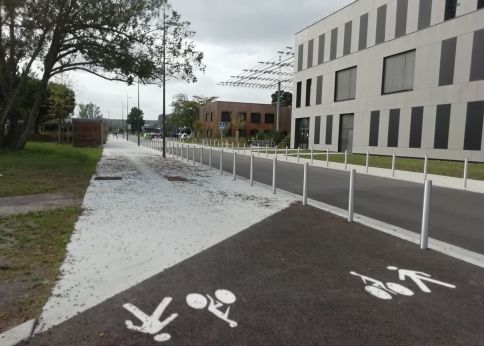 Photo The campuses have lanes dedicated to the circulation of cyclists and pedestrians - Bordes campus © University of Bordeaux