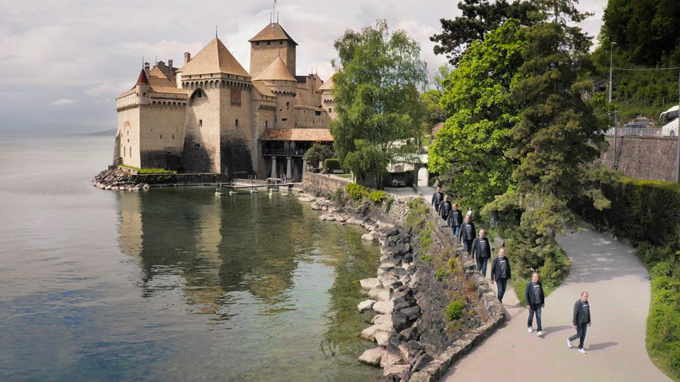 Chronophoto de la marche du patient de Parkinson © Neurorestore - Jimmy Ravier au Château-de-Chillon à Veytaux