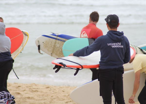 Photo : Year round, the University offers different outdoors sports depending on the season © University of Bordeaux