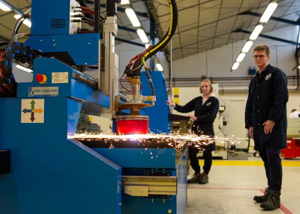 Photo : To get practice and learn, students have access to mechanical workshops - Gradignan facility © Gautier Dufau