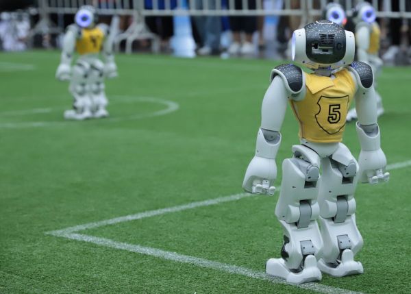 Photo : Robots durant la RoboCp 2022 à Bangkok © fédération RoboCup