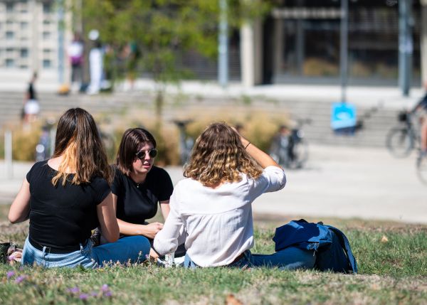 Photo : At the first signs of harassment or violence, it is crucial to contact the University's professionals who will offer a listening ear © Gautier Dufau