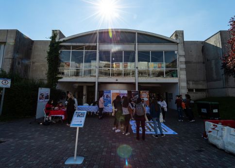 Photo Throughout the year, the Student Life Center and the associations offer entertainment on campus © Gautier Dufau