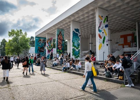 Photo 'Aula Magna' lecture hall on the Montaigne-Montesquieu campus: a place of learning and culture © Gautier Dufau