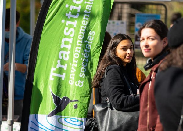 Photo : La politique des Transitions est portée par la gouvernance, les personnels et la communauté étudiante de l'université de Bordeaux © Gautier Dufau