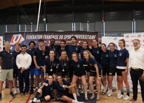 Photo Basket 3x3, équipes garçons et filles de l'ASUBx, 2e et 3e places aux Championnats de France universitaires @ Université de Bordeaux