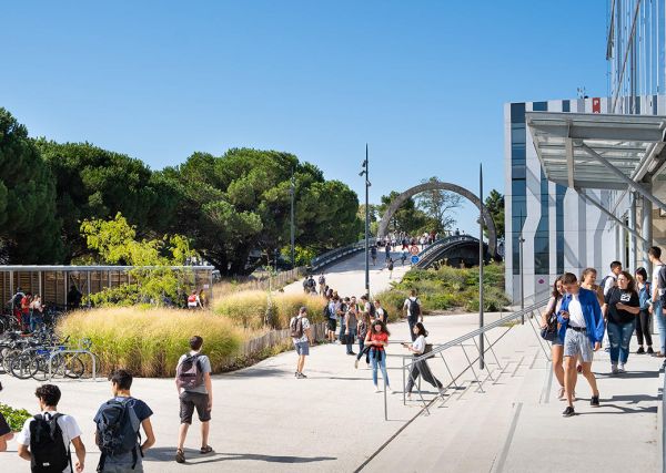 Photo : Campus Peixotto © Arthur Pequin