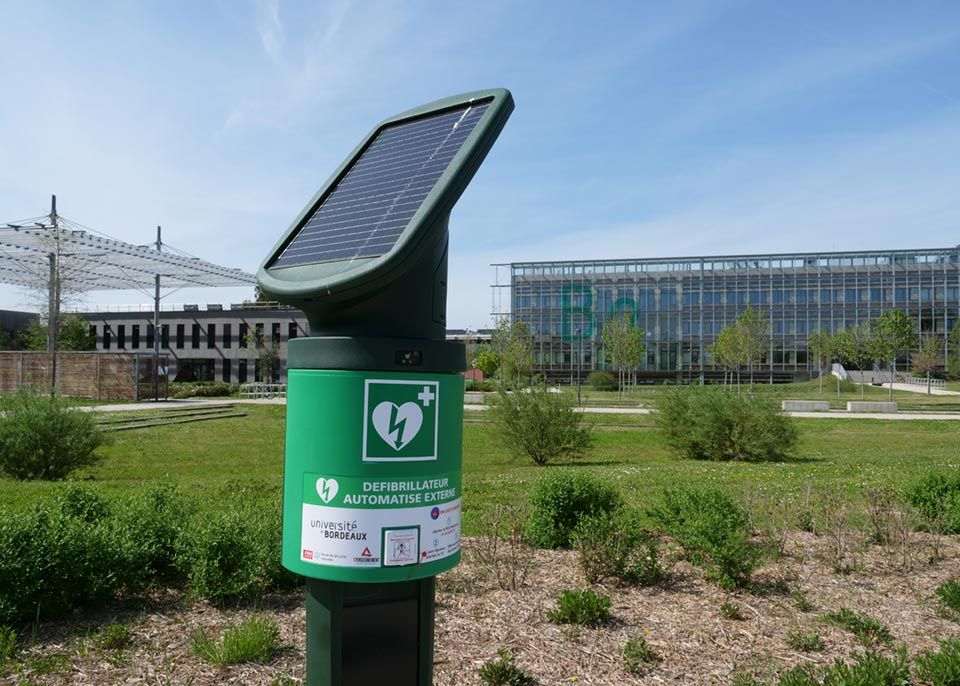 Les défibrillateurs fonctionnent à l'énergie solaire