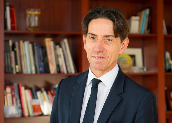 Photo : Dean Lewis est réélu président de l'université de Bordeaux © Gautier Dufau