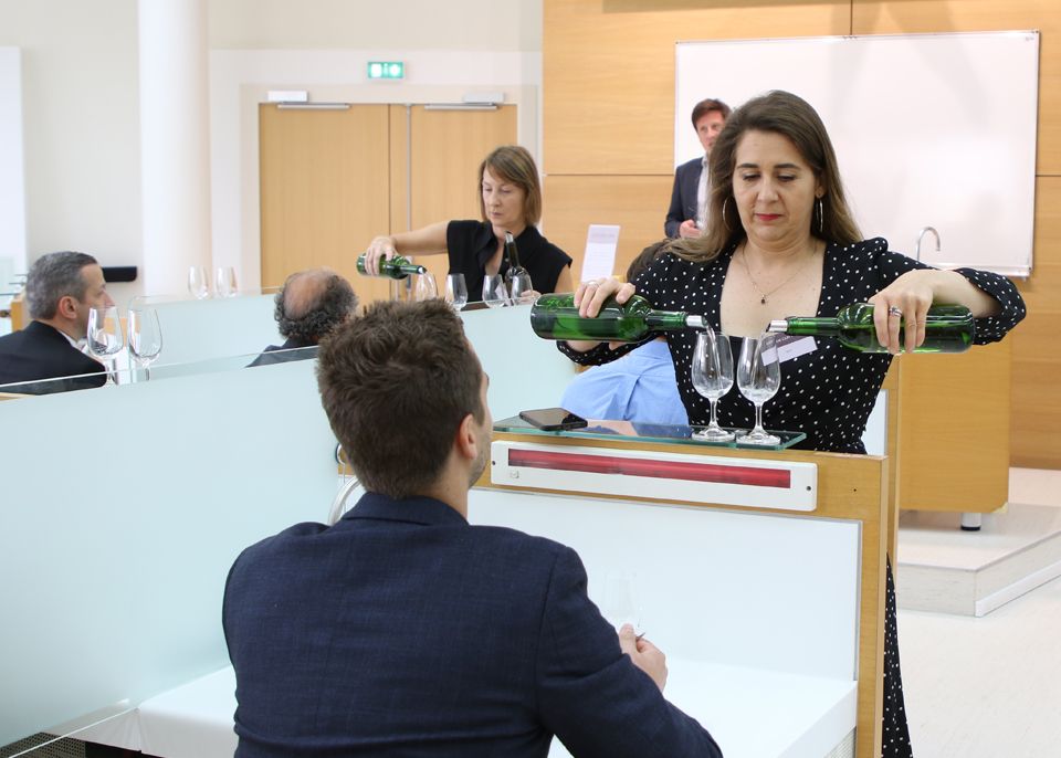 Dégustation guidée par Alex Marchal, professeur d'œnologie à l'ISVV ® université de Bordeaux 