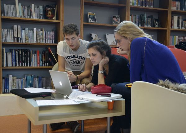 Photo : Certifier des compétences numériques ou linguistiques, un atout dans son cursus universitaire  © Olivier Got -
 université de Bordeaux 