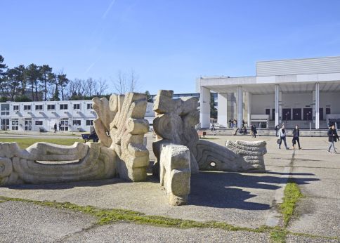 Photo Artwork by Yasuo Mizui, Petrified Fountain 1968 © Olivier Got - University of Bordeaux