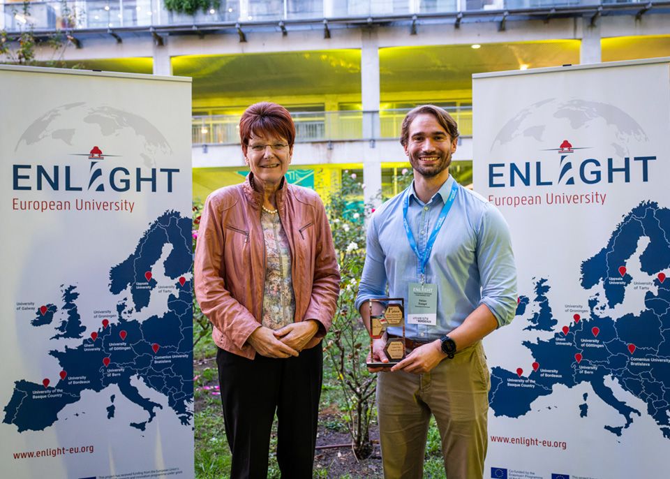  Carola Surkamp, professeure, et Fabian Krengel, doctorant de l'Université de Göttingen