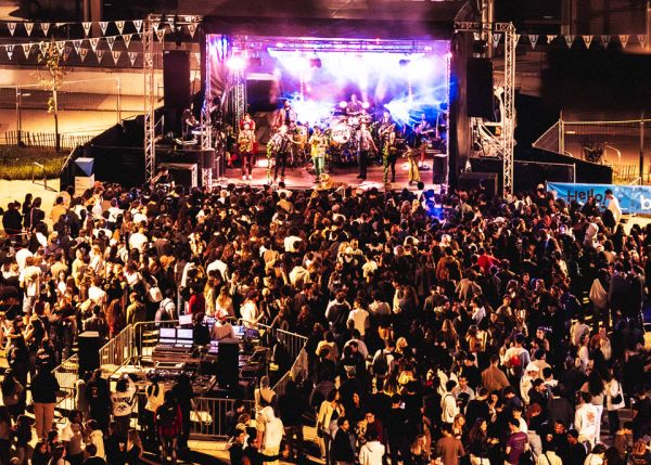 Photo : Concert 2025 de 'Fête la rentrée' sur le campus Peixotto à Talence © Université de Bordeaux