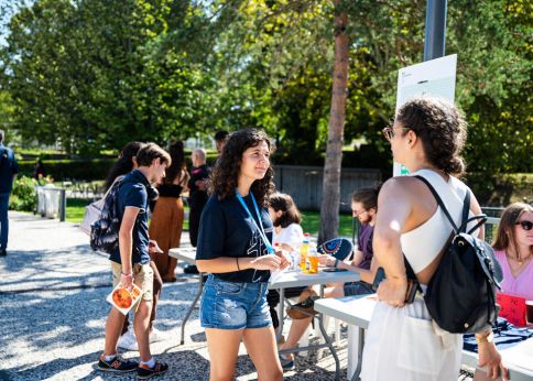 Photo De nombreux stands vous attendent à l'occasion de Fête la rentrée © Gautier Dufau