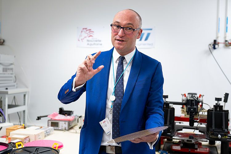 François Rivet est spécialiste d'électronique au sein de laboratoire de l'Intégration du matériau au système (IMS) © Gautier Dufau
