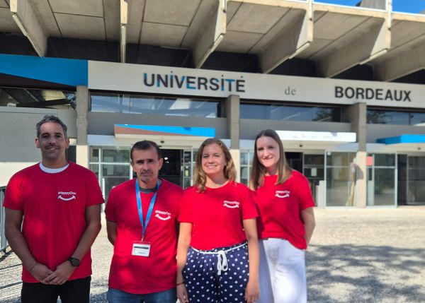 Photo : L'équipe organisatrice d'Happy Doc 2026 sur le campus Carreire © université de Bordeaux