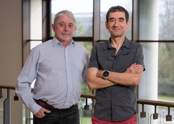 Photo : Bruno Vallespir et Laurent Bessières (à droite) à la tête du département Sciences de l'ingénierie et du numérique © Gautier Dufau