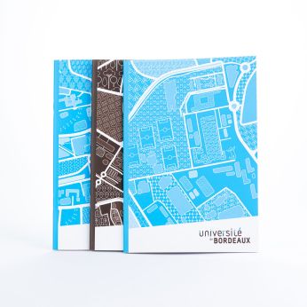 Photo Kit 3 cahiers (format A5), 16 pages par cahier - Coloris : bleu et marron - Fabriqué en France - PU TTC : 3,30 €