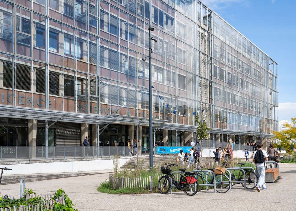 Le prêt de vélos gratuit, grâce au BPE, réduit la sédentarité, désengorge les transports et aide les communautés précaires. © Gautier Dufau