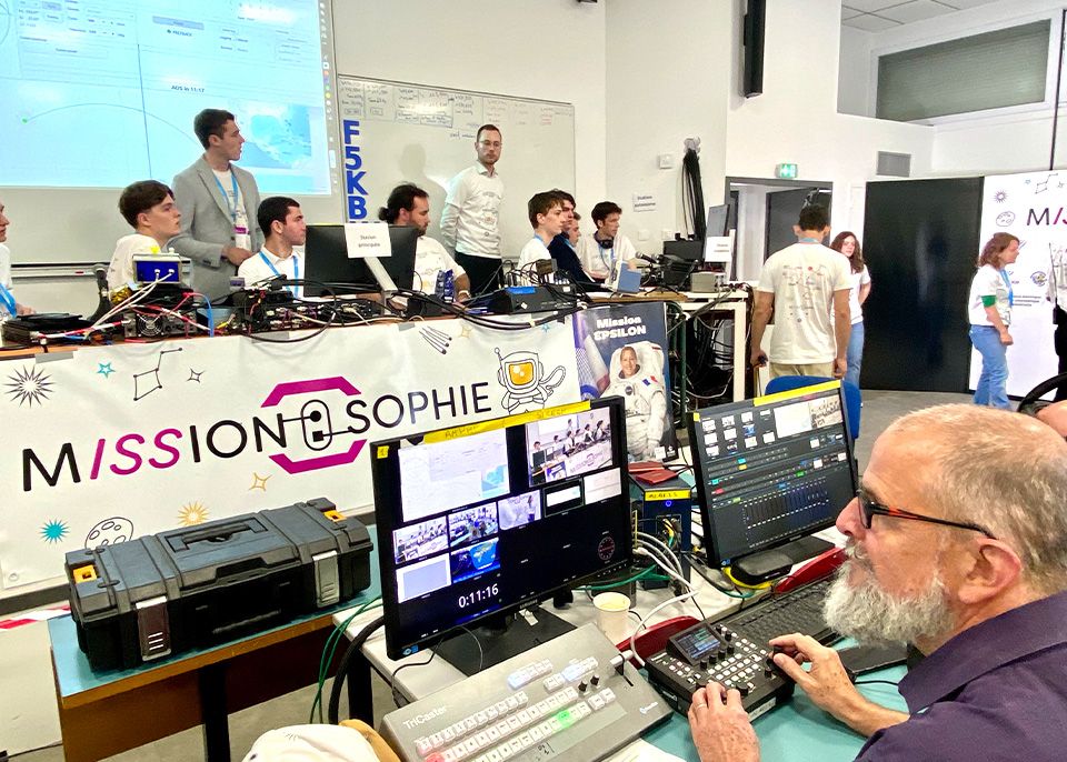 Quelques minutes avant le contact radio, la tension monte... © université de Bordeaux