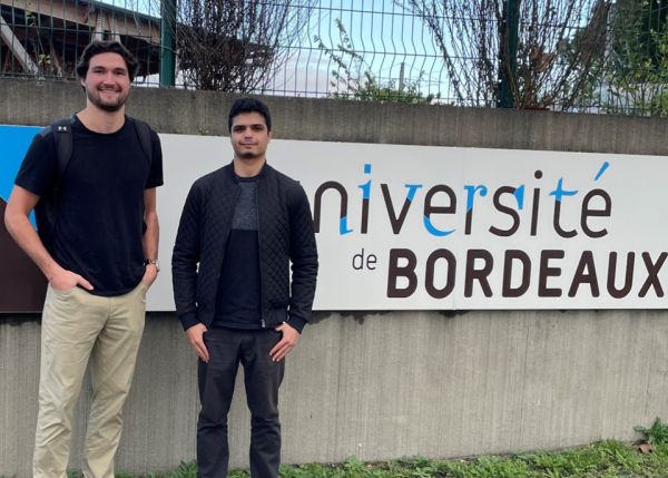 Photo : Will Mnich (left) spent a semester in France at the University of Bordeaux for the AESOP programme © Will Mnich