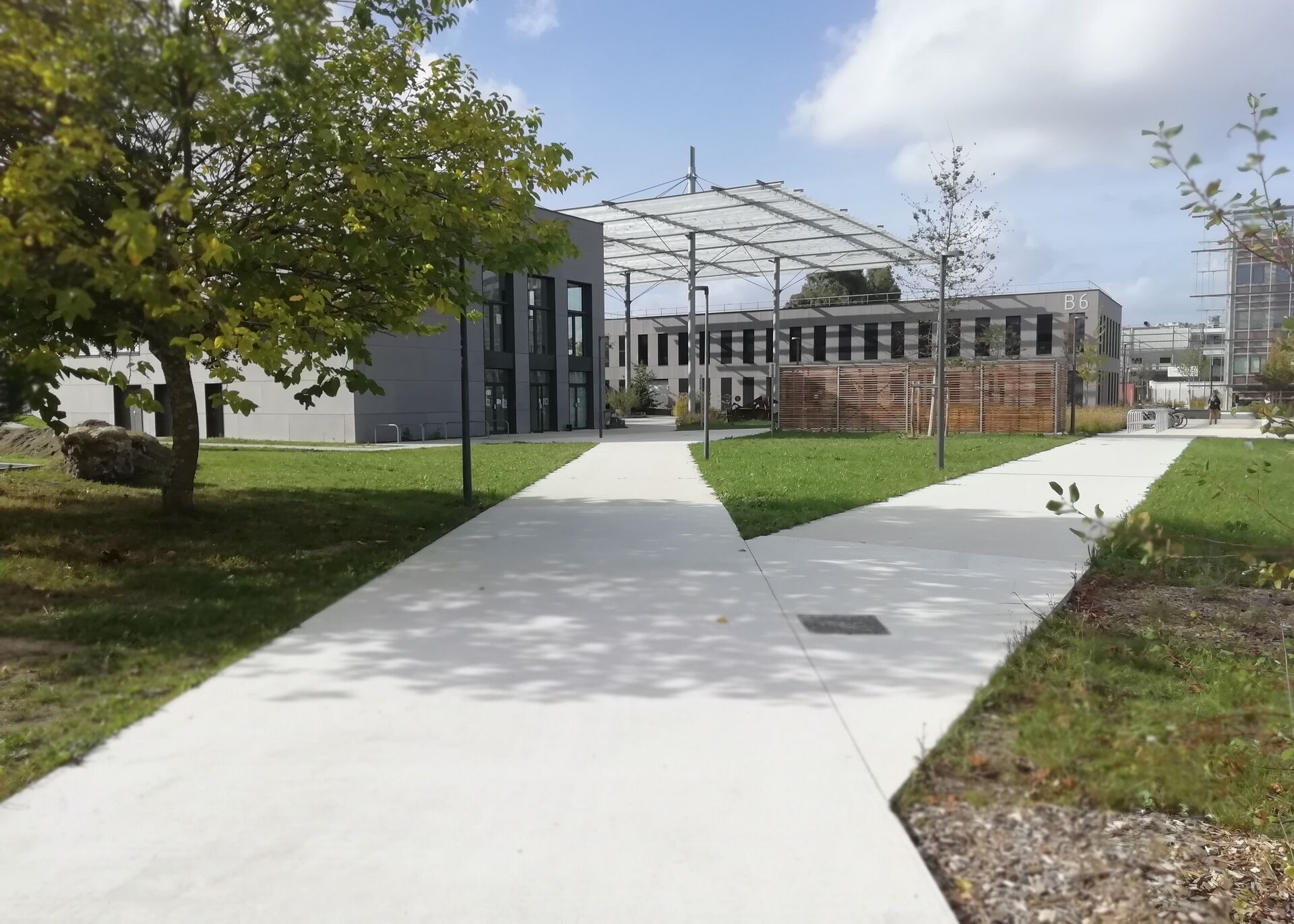 Accès piétons et mobilité douce sur le campus universitaire