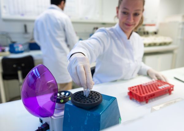 Photo : Plateforme de génotypage - Neurocentre-Magendie © Gautier Dufau
