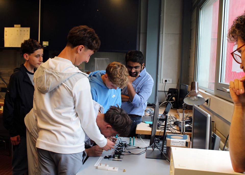 Les moins timides se lancent dans les expérimentations © université de Bordeaux