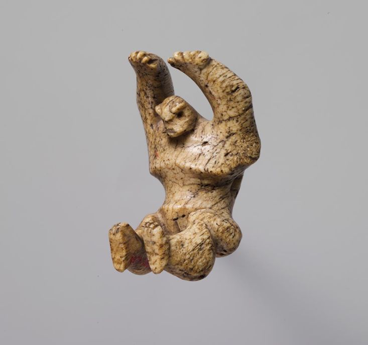 Un pendentif en ivoire d'Hawaï (18e-19e siècle) © MET