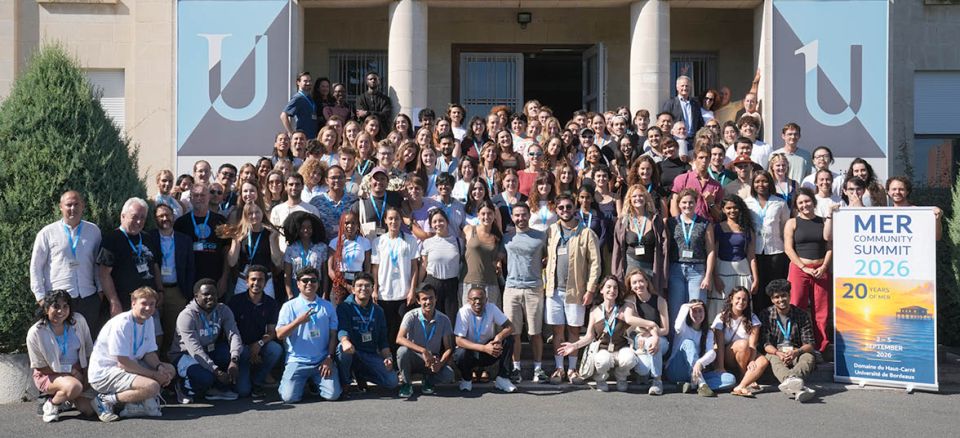 Students, graduates and lecturers from all over the world on the Talence campus © Olivier Got – University of Bordeaux