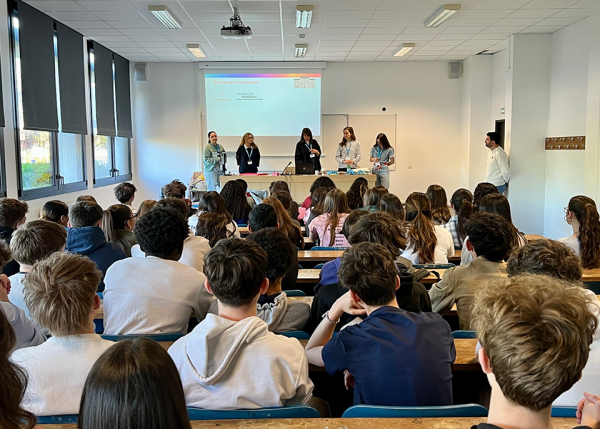 Photo : Les lycéens sont accueillis sur le campus © université de Bordeaux