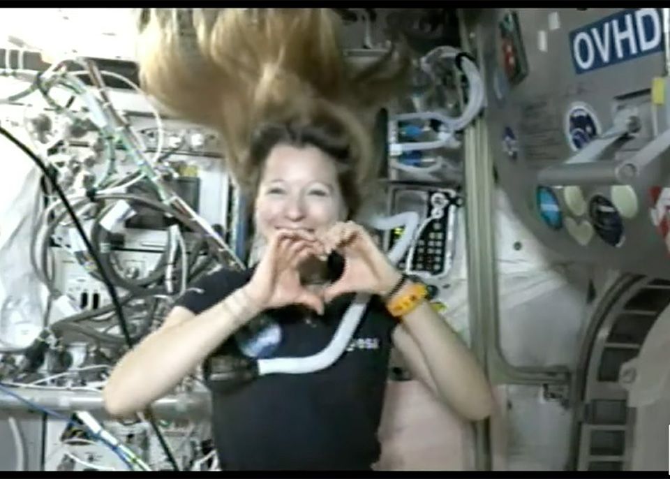 « Il y a tellement de choses extraordinaires ici, je me concentre surtout sur ce que j’ai, et pas sur ce qui me manque », a expliqué Sophie Adenot en réponse à la question d'une élève © université de Bordeaux
