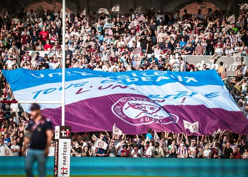 Photo Le TIFO de l'université de Bordeaux à Chaban Delmas @UBB