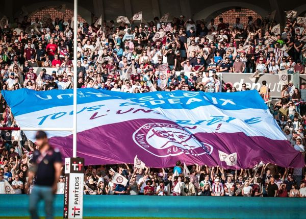 Photo : Tifo dans les tribunes du stade Chaban-Delmas © UBBrugby