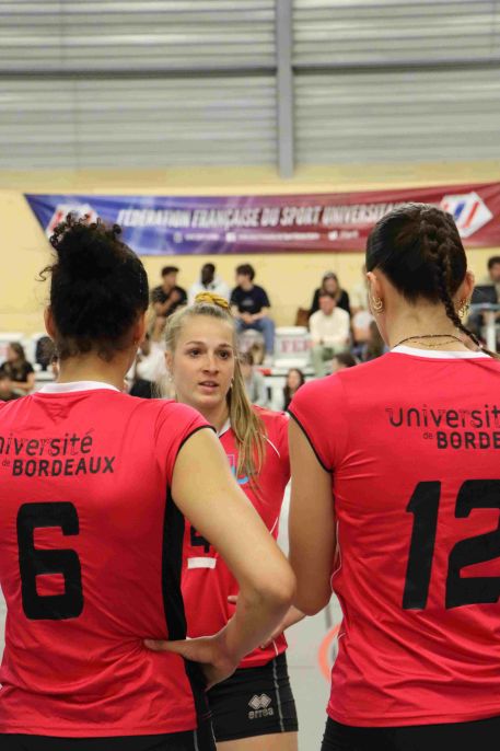 The ASU Bordeaux volleyball team during the French university volleyball championships in June 2023.