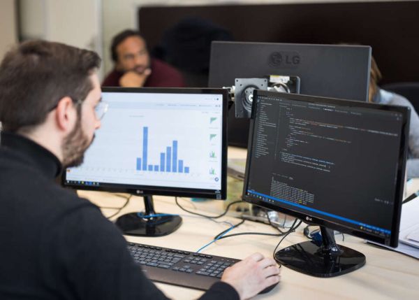 Photo : L'université recrute près de 1 000 nouveaux personnels chaque année.