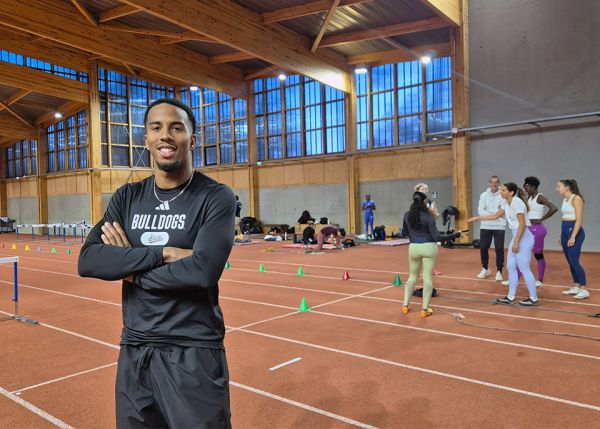 Photo : William Aguessy s'entraine régulièrement au stade Pierre Paul Bernard à Talence © université de Bordeaux